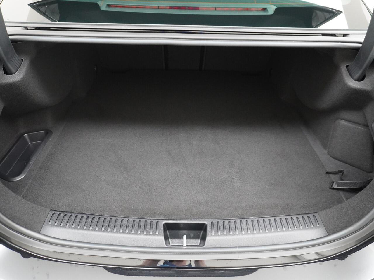 Mercedes-Benz E-KLASSE 400 e 4MATIC AMG Line | Distronic Memory Ventilatie 360 Camera