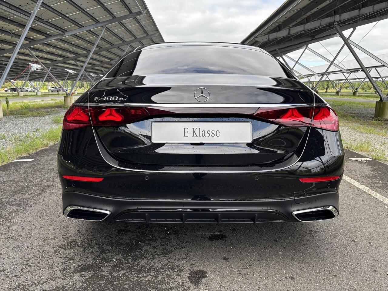 Mercedes-Benz E-KLASSE 300e Sport Edition | Night | Panoramaschuifdak | Premium Plus | Rijassistentiepakket Plus | Head-up display | Burmester |