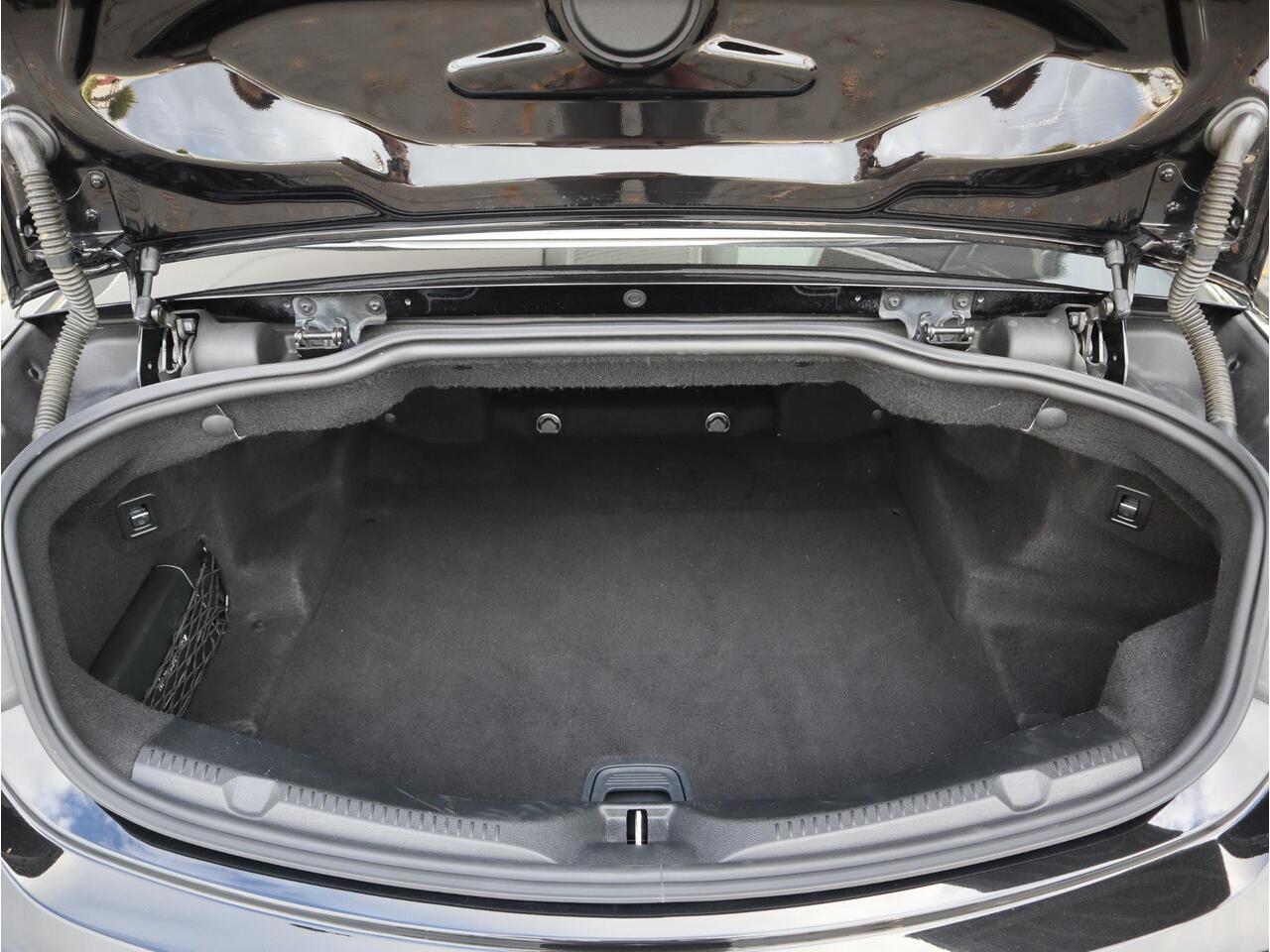 Mercedes-Benz E-KLASSE Cabrio 200 AMG Line