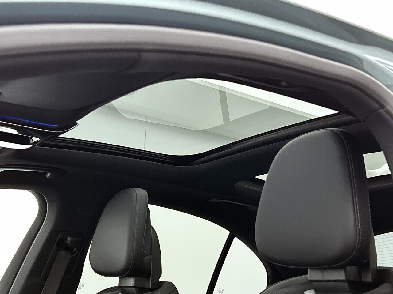 Mercedes-Benz E-KLASSE 300 e Sport Edition | Premium pakket | Nightpakket | MBUX Superscreen | Adaptieve Cruise Control | Burmester® 4D surround sound system | 20 inch multispaaks velgen |