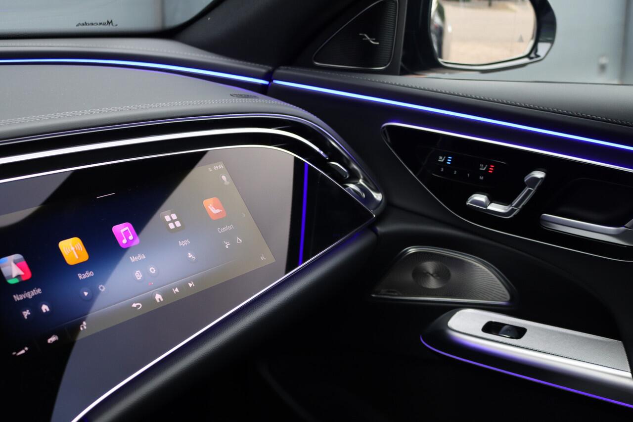 Mercedes-Benz E-estate 220 d 4MATIC AMG Line | Hyperscreen | Distronic+ | Panoramadak | Trekhaak | Burmester | Stoelventilatie | Verwarmd Stuurwiel | HUD | Memory | Digital Light |