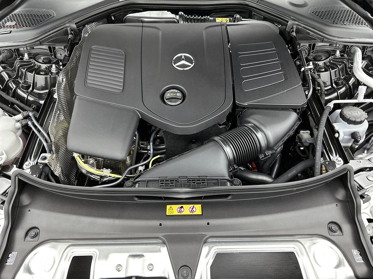 Mercedes-Benz E-estate 300 e Sport Edition | Trekhaak | Nightpakket | Premium Pakket | Rijassistentiepakket Plus | Akoestisch comfortpakket | URBAN GUARD voertuigbescherming plus | Winter pakket | KEYLESS GO-pakket | Parkeerpakket met 360°-camera |