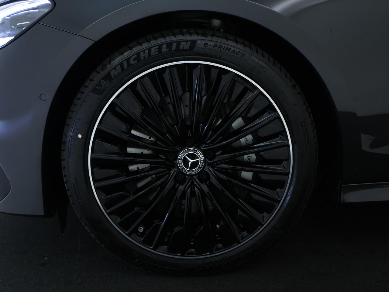 Mercedes-Benz E-estate 300 e Sport Edition | Trekhaak | Nightpakket | Rijassistentiepakket Plus | 360°-camera | Stoelventilatie voor | Winter pakket | KEYLESS GO-pakket | 20 inch AMG velgen zwart | Memorypakket |