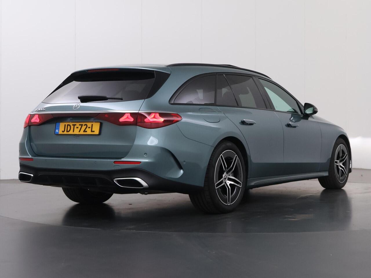 Mercedes-Benz E-estate 300 e AMG Line | Panoramadak | Trekhaak | Night pakket | Memory pakket |