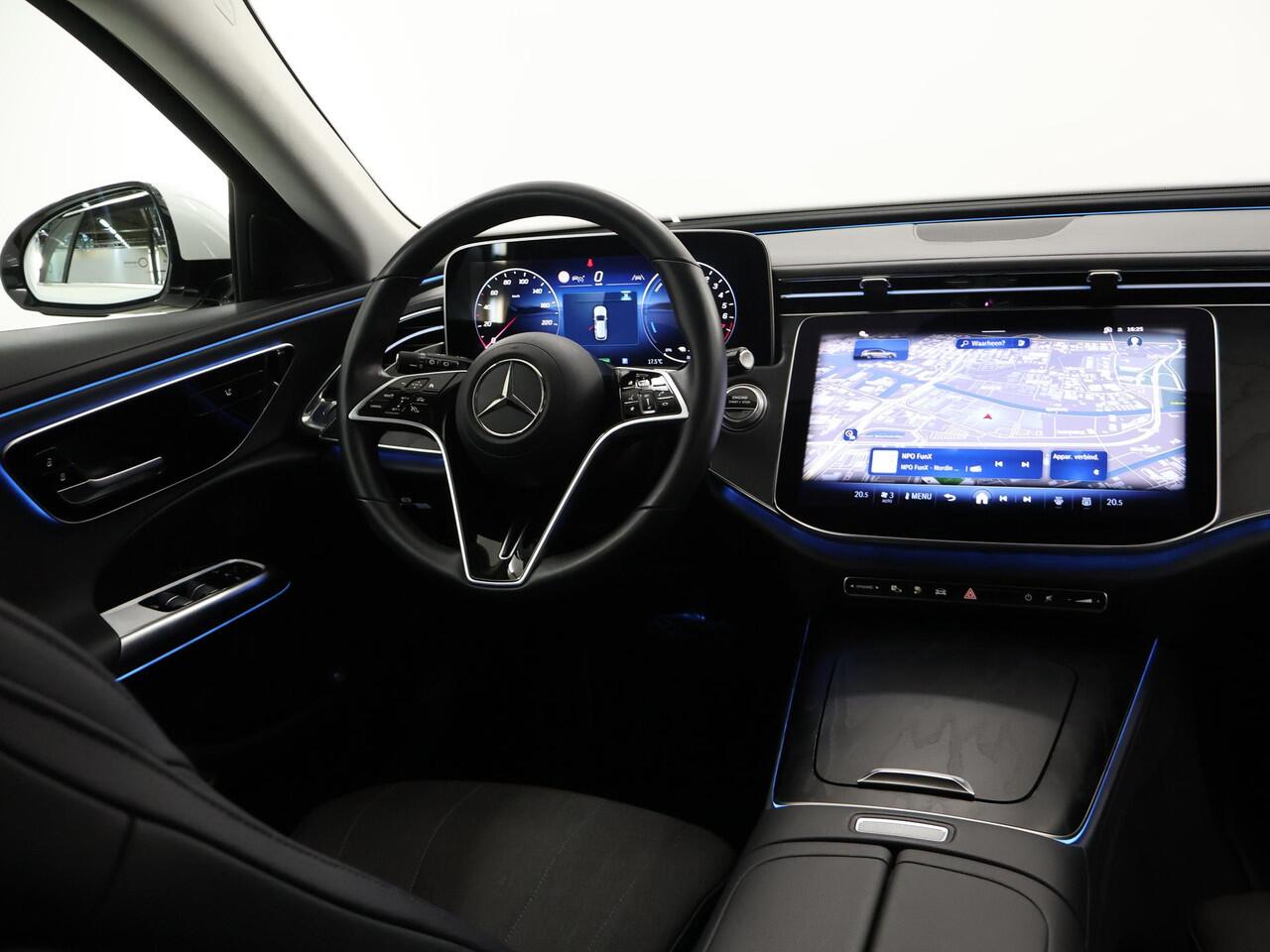 Mercedes-Benz E-estate 300 e Luxury Line | Achteruitrijcamera | Winter Pakket | 19" lichtmetalen velgen | Apple Carplay |