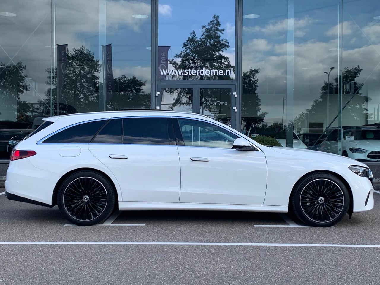 Mercedes-Benz E-estate 300 e Avantgarde l Panoramadak l AMG Multispaak l Burmester l DISTRONIC plus l Niveauregeling l DIGITAL LIGHT l 360 gr Camera l Winterpakket l Apple & Android auto l Memory pakket l Stoelverwarming l