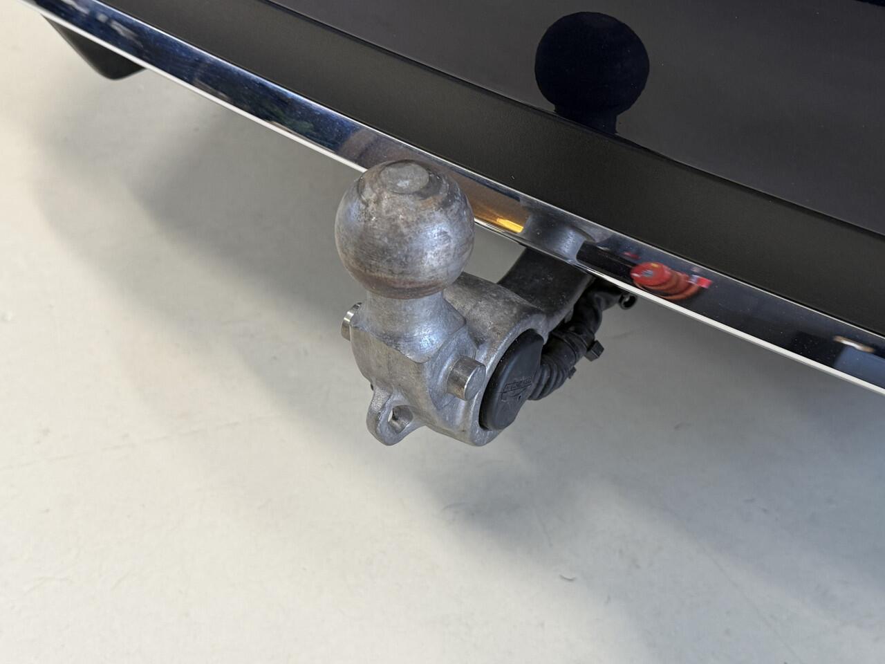 Mercedes-Benz E-estate 200 AMG Business Solution Sport Automaat | Lederen sportstoelen | Elektr. trekhaak | Sfeerverlichting | Adaptive | Camera