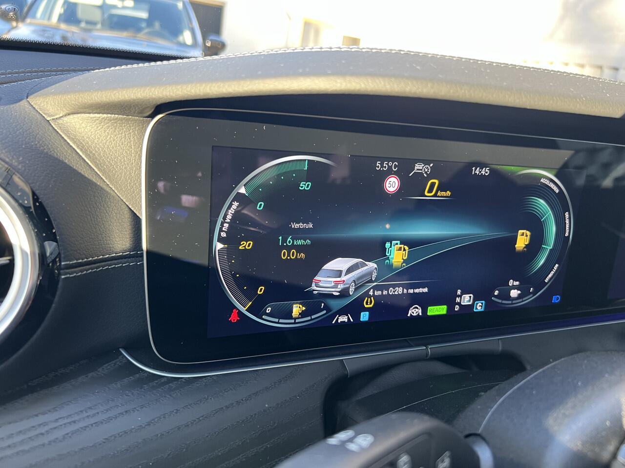 Mercedes-Benz E-estate 300 e AMG Line Panorama dak 320 PK 9 versn. Automaat