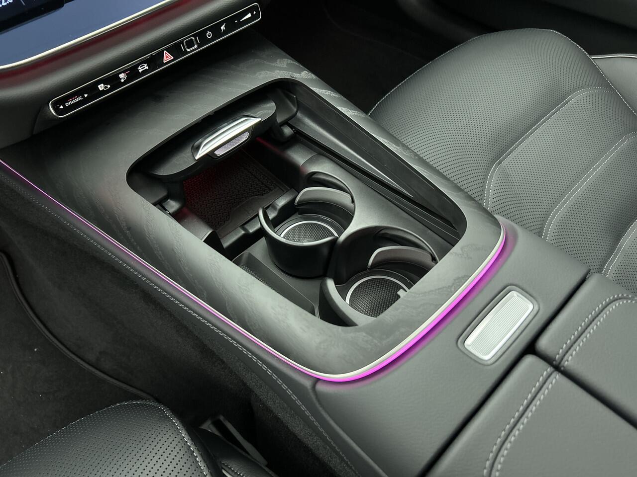 Mercedes-Benz E-estate 300 e Sport Edition | Premium pakket | Winter pakket | Nightpakket | Stoelventilatie voor | Trekhaak | Rijassistentiepakket Plus | 20 inch AMG velgen zwart | MBUX Superscreen | 360°-camera | DIGITAL Light |