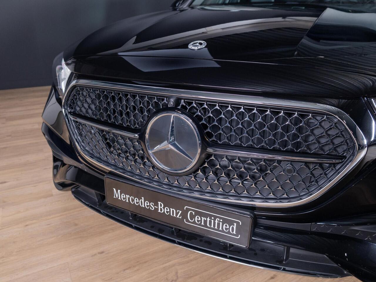 Mercedes-Benz E-estate 300 e AMG Line Panorama dak | Trekhaak