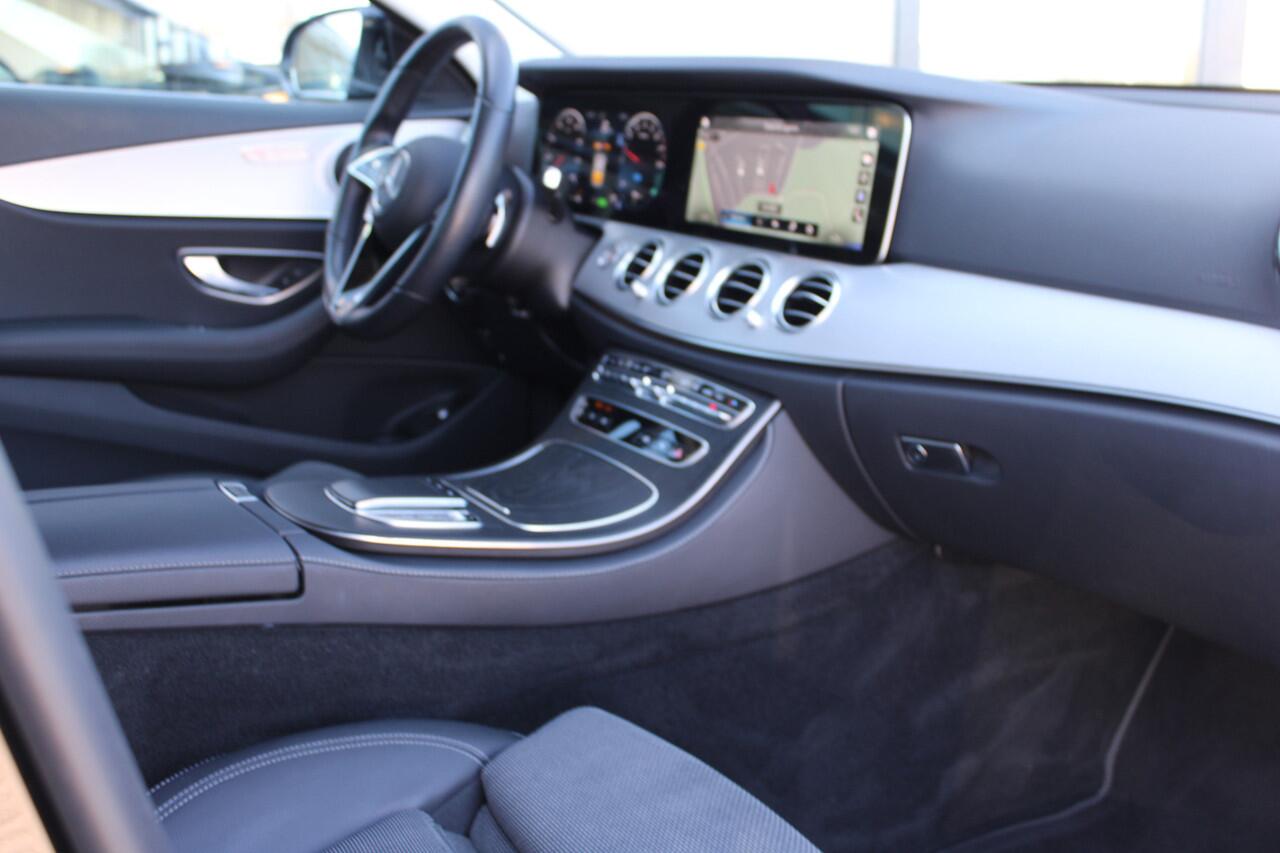Mercedes-Benz E-estate 300e Avantgarde DISTRONIC WIDESCREEN DAB TREKHAAK