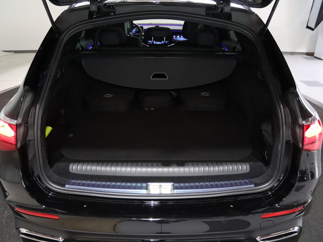 Mercedes-Benz E-estate 300e Sport Edition | Panoramaschuifdak | Premium pakket | Leder pakket | Burmester | Stoelventilatie | Night pakket | Trekhaak |