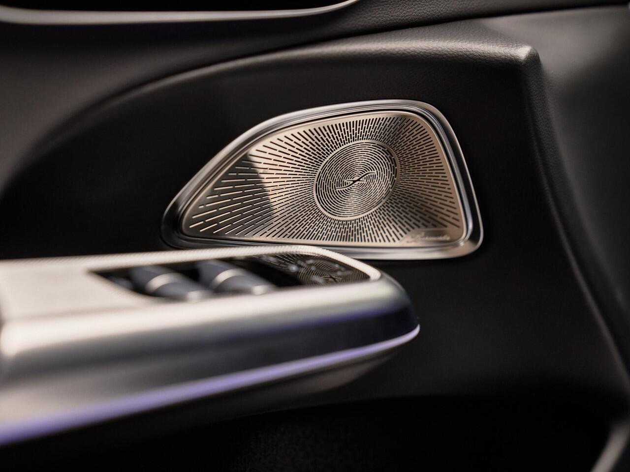 Mercedes-Benz E-estate 300 e AMG Line, NL-auto, 1e eig., pano, Burmester, 360° camera, 20'', tr.haak, ACC, keyless, dealeroh, NP90k