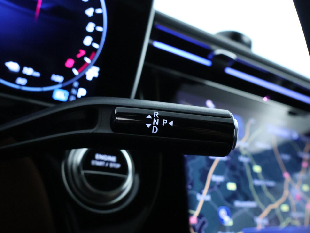 Mercedes-Benz E-estate 300 e AMG Plug-In Hybride | AMG Line | Night Pakket | Panoramadak | MBUX Superscreen | Burmester® | AC en DC Laden. Inclusief 24 maanden MB Certified garantie voor Europa.