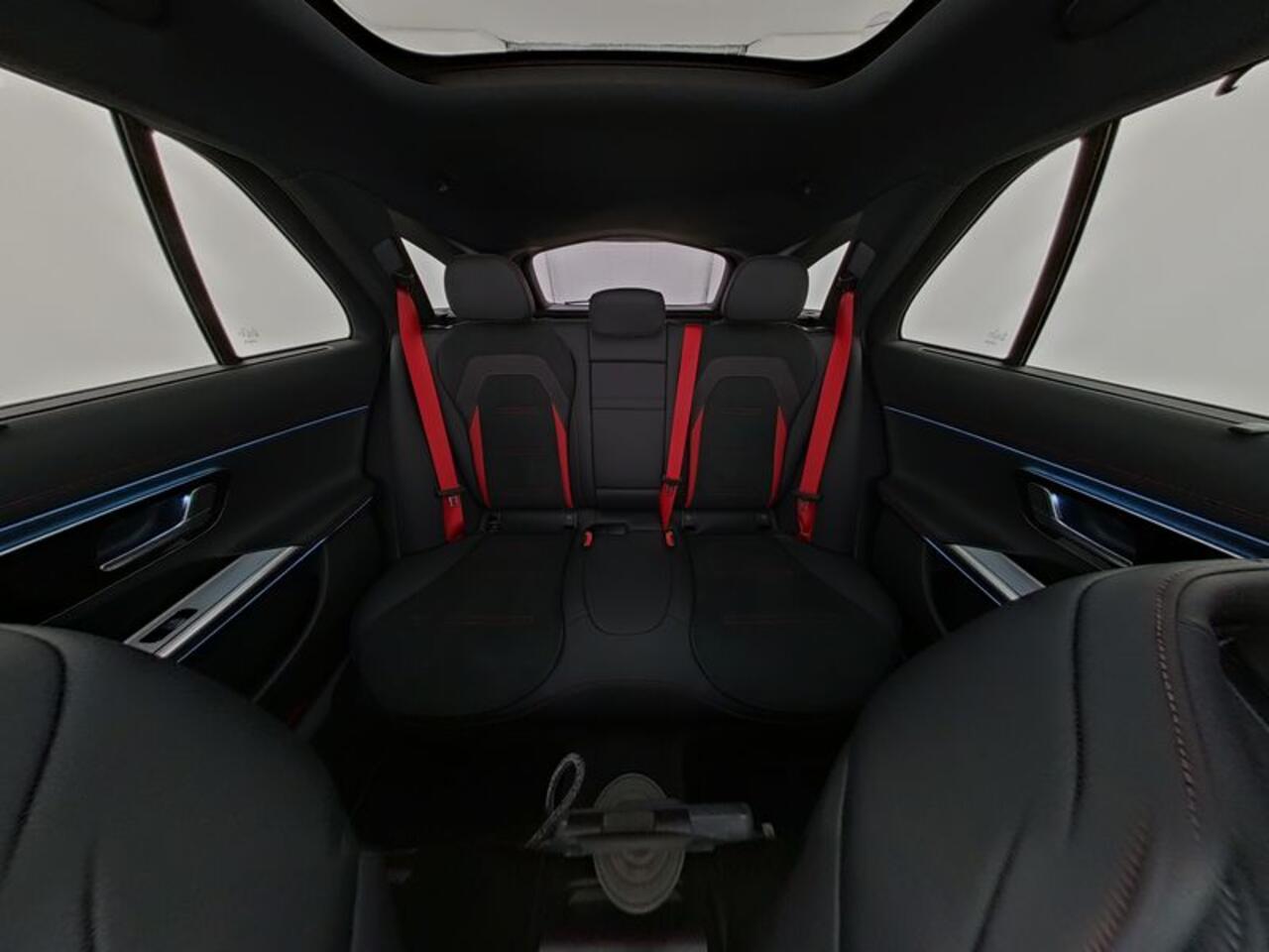 Mercedes-Benz E-estate Mercedes-AMG 53 4MATIC+ | AMG DYNAMIC PLUS Paket | Panorama Schuif-Kanteldak | Trekhaak | AMG Night 1+2 | DC lader | 21 Inch AMG Velgen. Inclusief 24 maanden MB Certified garantie voor Europa.