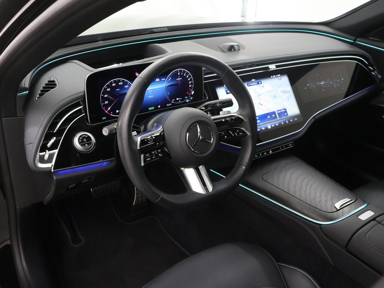 Mercedes-Benz E-estate 300 e AMG Line | Superscreen | Panoramadak | Night | Verlichte grill | Burmester | Trekhaak |