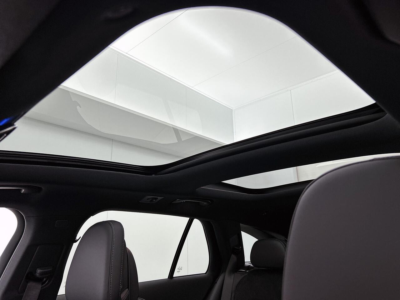 Mercedes-Benz E-estate 300 e Sport Edition | Trekhaak | Nightpakket | Premium pakket | Rijassistentiepakket Plus | Memorypakket | 360°-camera | Winter pakket | Burmester® 4D sound system | MBUX Superscreen |