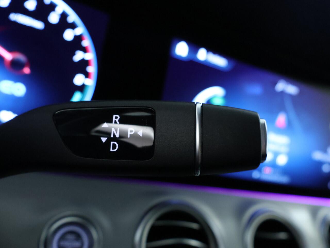 Mercedes-Benz E-estate 300 e | 360°-camera | Burmester | Panoramadak | Nightpakket | Inclusief 24 maanden MB Certified garantie voor Europa.