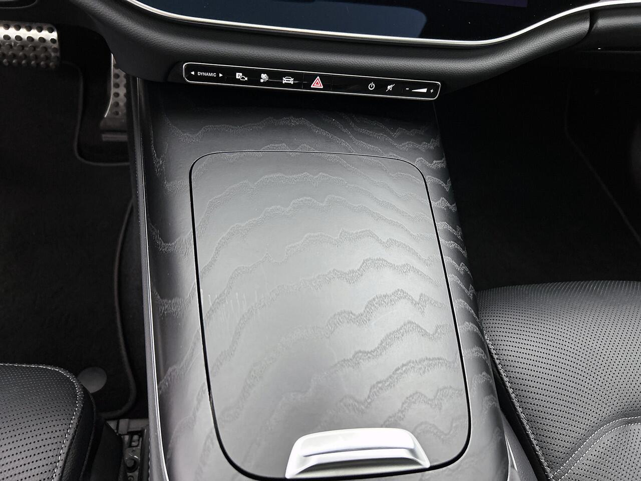 Mercedes-Benz E-estate 300 e AMG Plug-In Hybride AMG Line | Panorama Schuif-Kanteldak | Trekhaak | Memory Voor Stoelen | Burmester® | Alarm | Lederen Bekleding. Inclusief 24 maanden MB Certified garantie voor Europa.