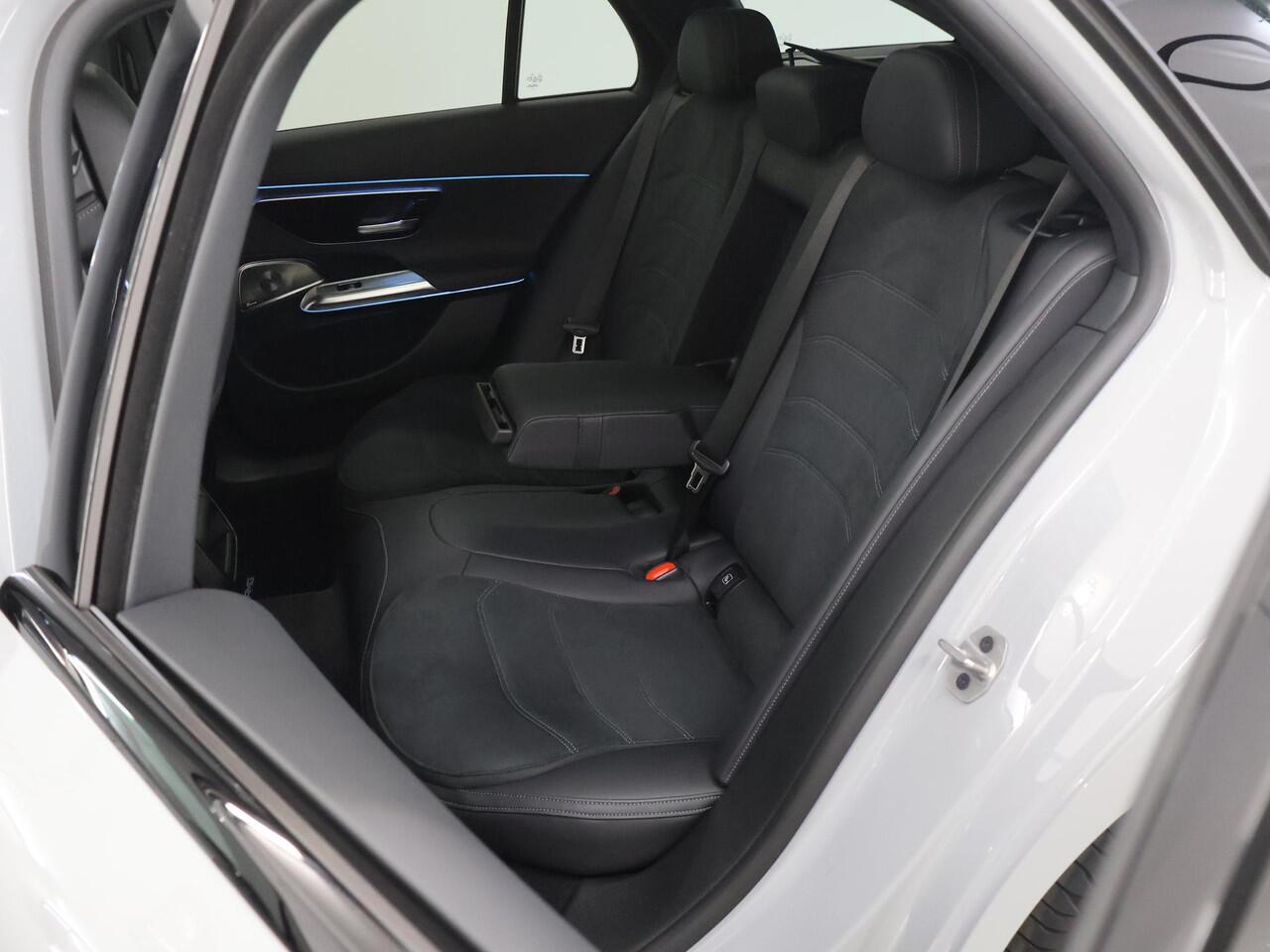 Mercedes-Benz E-estate 300 e AMG Line | Night | Panoramadak | Burmester | 20" lichtmetalen velgen | Digital Light | Sfeerverlichting |