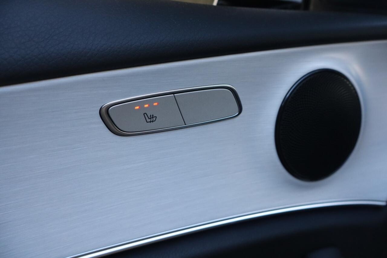 Mercedes-Benz E-estate 300 AMG | Plug in Hybride | Stoelverwarming | Trekhaak | Panoram