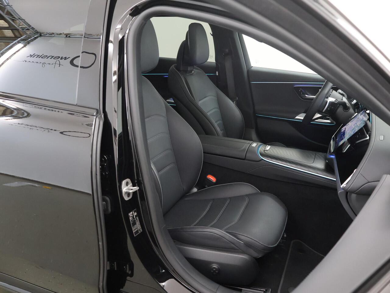 Mercedes-Benz E-estate 300 e AMG Line | Superscreen | Panoramadak | Night | Verlichte grill | Burmester | Trekhaak |