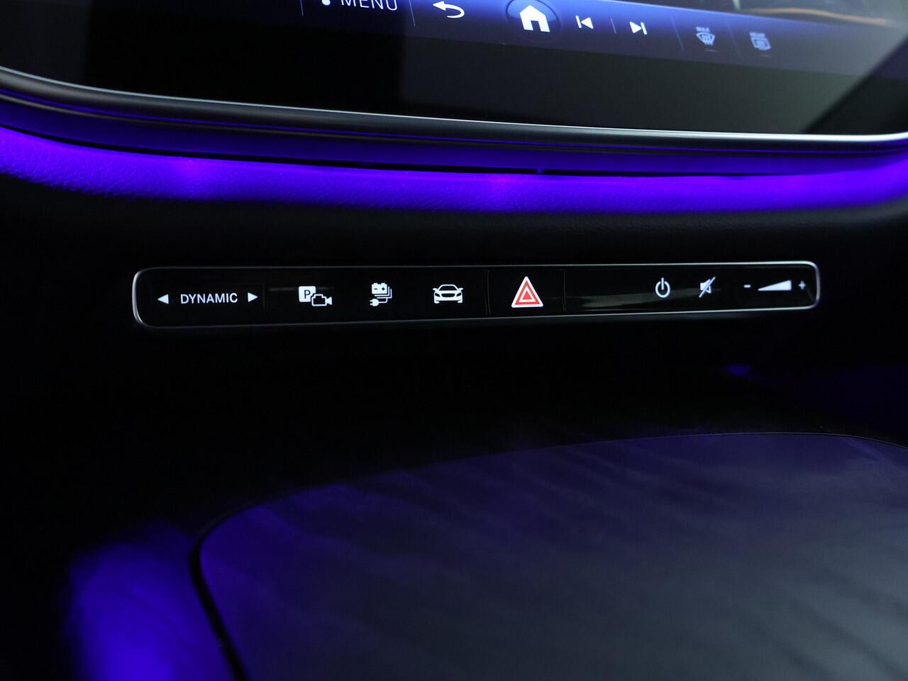 Mercedes-Benz E-estate Estate 300 e PLug-In Hybride | Distronic | Winterpakket: Stoel en Stuurverwarming | Sfeerverlichting | Led koplampen | Achteruitrijcamera | Apple CarPlay | Inclusief 24 maanden MB Certified garantie voor Europa.