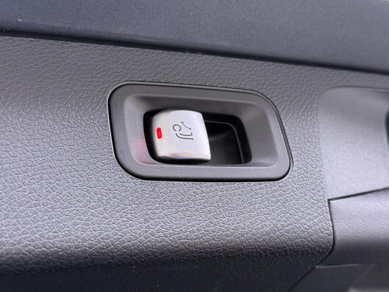 Mercedes-Benz E-estate 300 e AMG Line | Pano Trekhaak Burmester