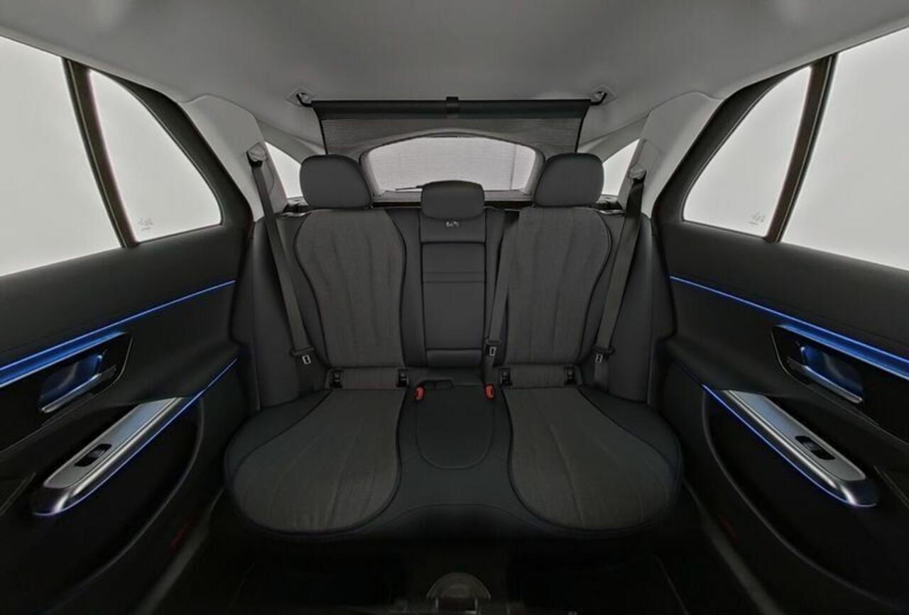 Mercedes-Benz E-estate 300 e Avantgarde Distronic Trekhaak 19 Inch Camera Stoelverwarming