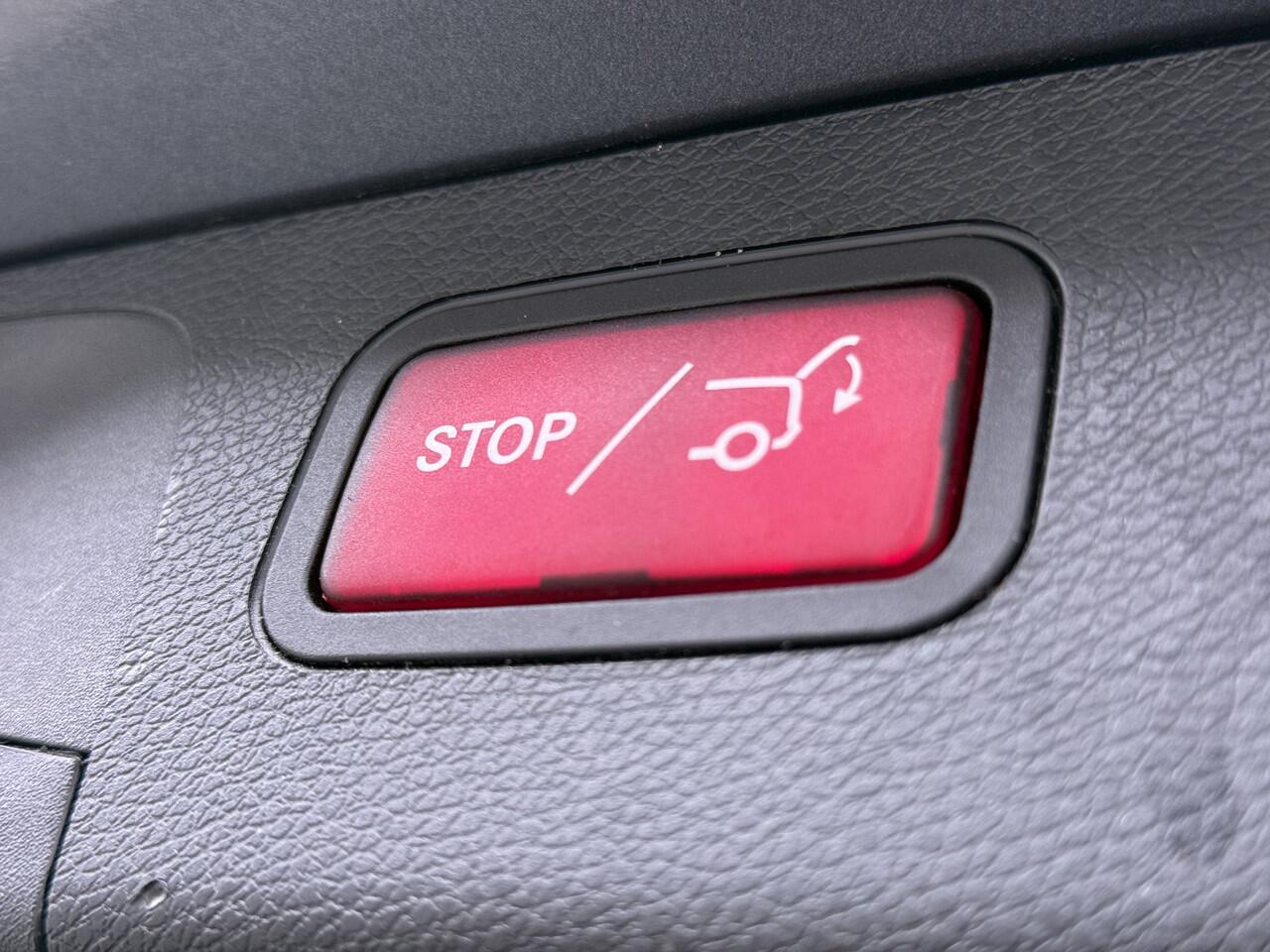 Mercedes-Benz E-estate 300 e AMG Line | Pano Trekhaak Burmester