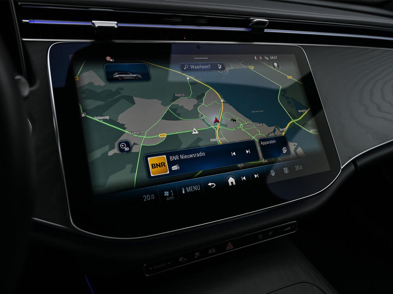 Mercedes-Benz E-estate 300 e Exclusive Panoramadak · Ambiance interieur · Burmester 4D Sound · Stoelverwarming · Camera · Trekhaak · Distronic