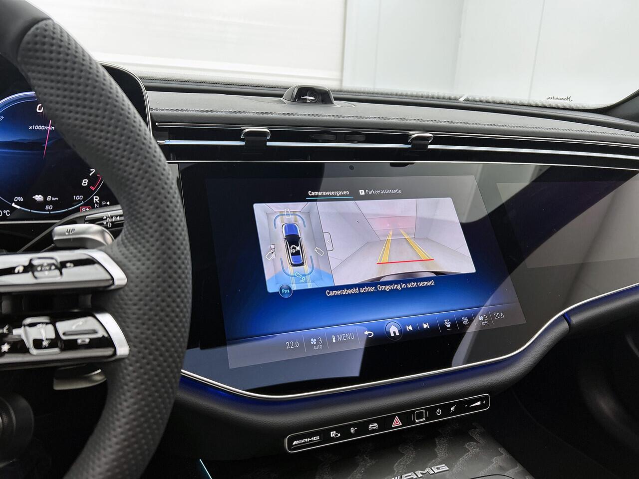 Mercedes-Benz E-estate AMG 53 4MATIC+ Night Edition | AMG DYNAMIC PLUS pakket | Multicontourstoelen voor | Trekhaak | Rijassistentiepakket Plus | 21 inch AMG velgen | Premium Plus pakket | Stoelverwarming achter | AIR BALANCE pakket | Warmtecomfort pakket |