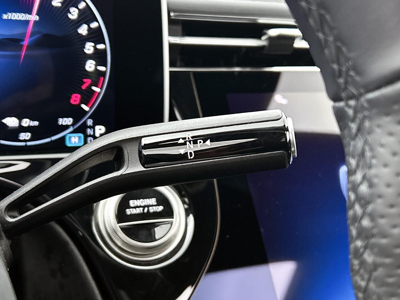 Mercedes-Benz E-estate 300 e Sport Edition AMG Line | Panorama Schuif-Kanteldak | 20 Inch AMG Velgen | Apple CarPlay | Distronic | Alarm Klasse 3 | DIGITAL Light. Inclusief 24 maanden MB Certified garantie voor Europa.