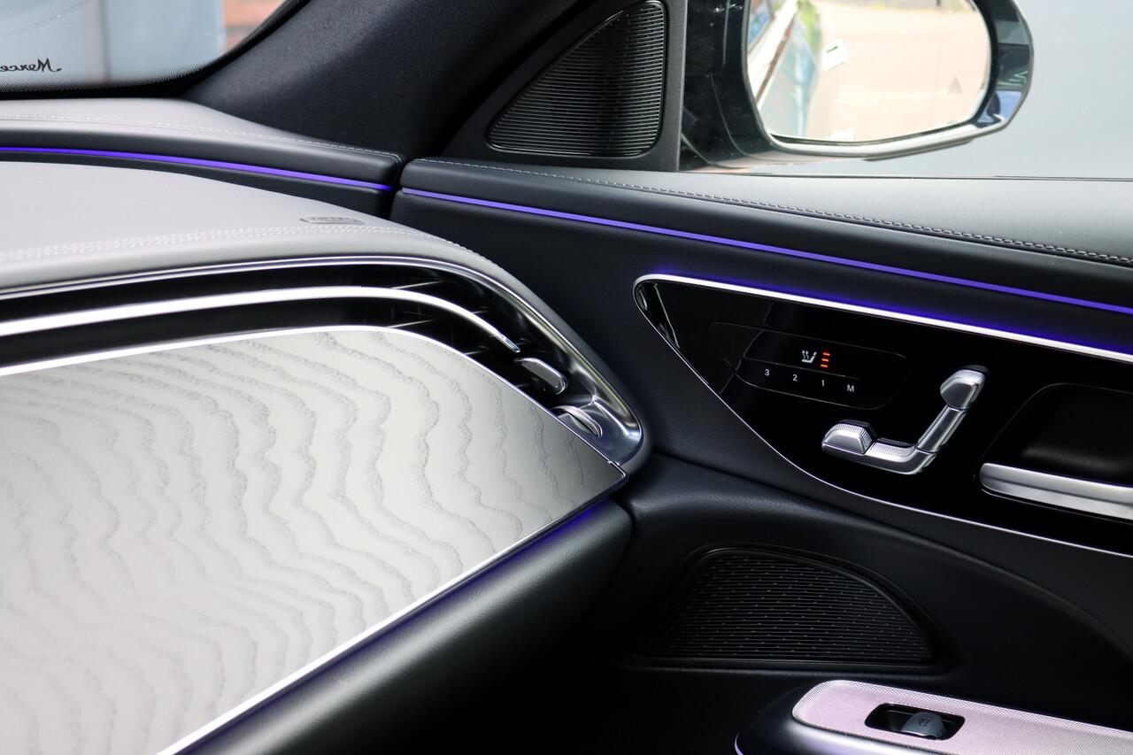 Mercedes-Benz E-estate 300 e AMG Line Aut9 | Distronic Pro | Memory | Digital Light | Surround Camera | Keyless Go | Night Pakket | Augmented Reality | Stoelverwarming | Sfeerverlichting | Verwarmd Stuurwiel |