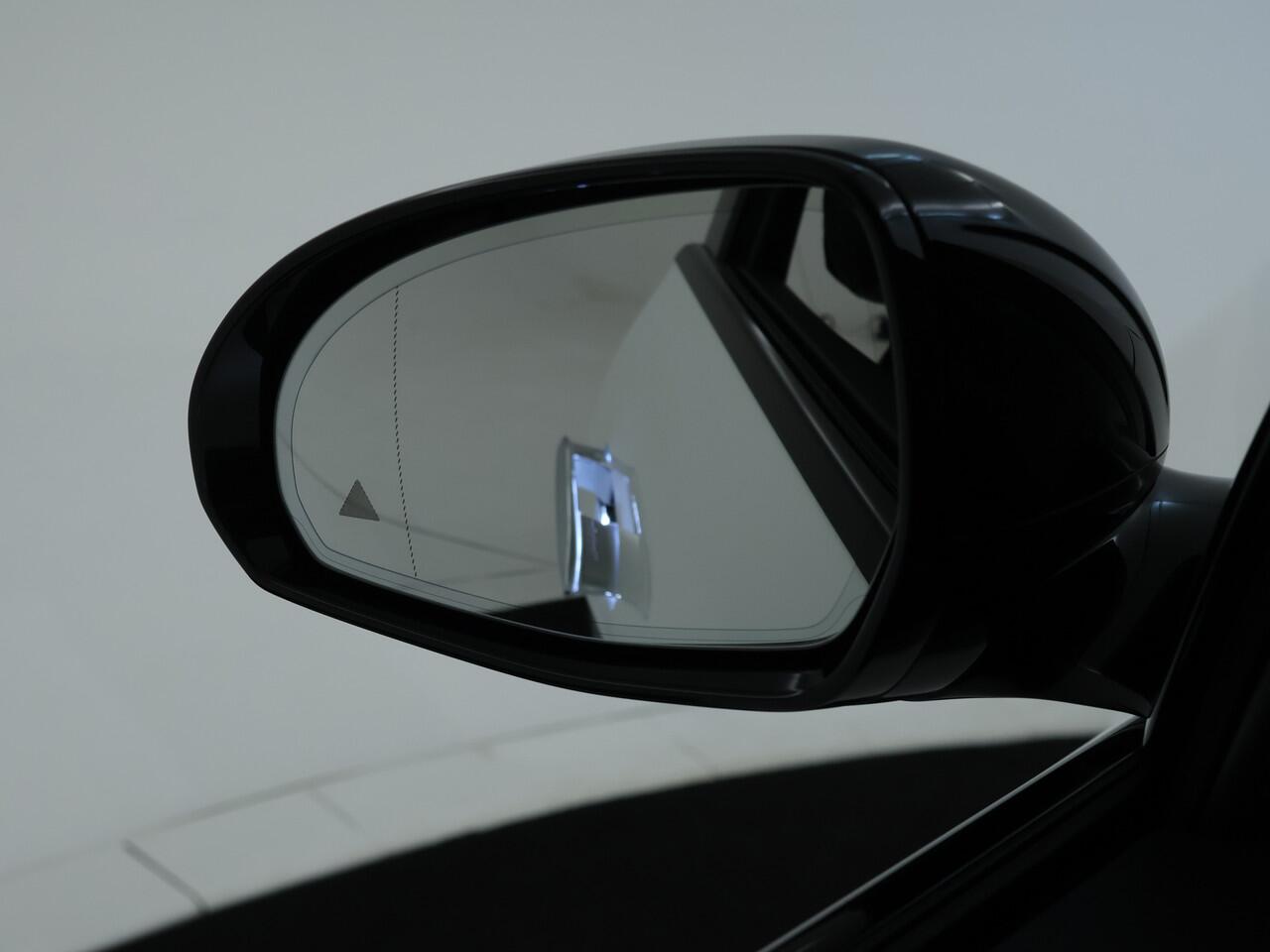 Mercedes-Benz E-estate 300 e AMG Plug-In Hybride AMG Line | Night Pakket | Panorama Schuif-Kanteldak | Burmester® | Trekhaak | 20 Inch AMG Velgen Inclusief 24 maanden MB Certified garantie voor Europa.