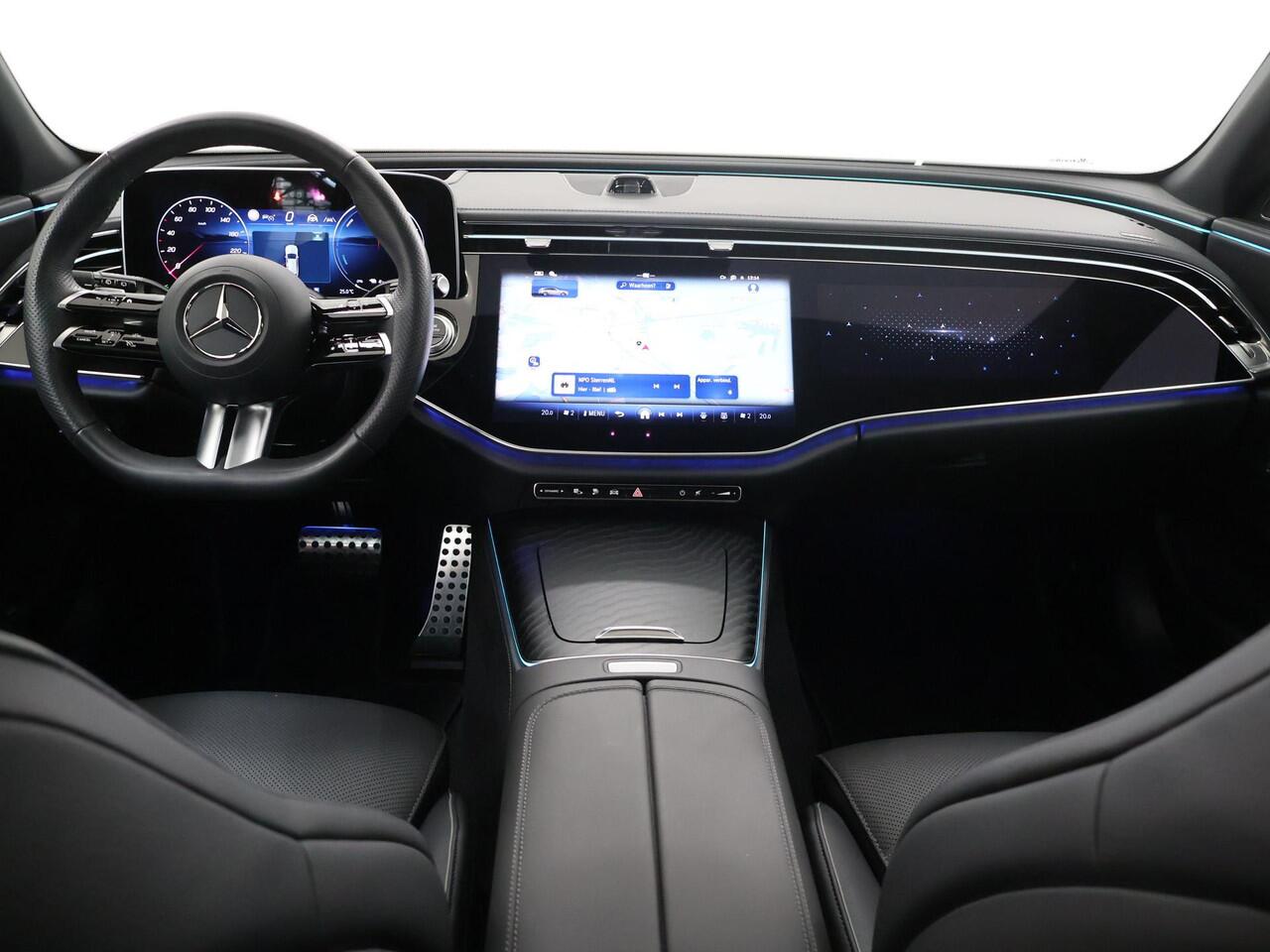 Mercedes-Benz E-estate 300 e AMG Line | Superscreen | Panoramadak | Night | Verlichte grill | Burmester | Trekhaak |