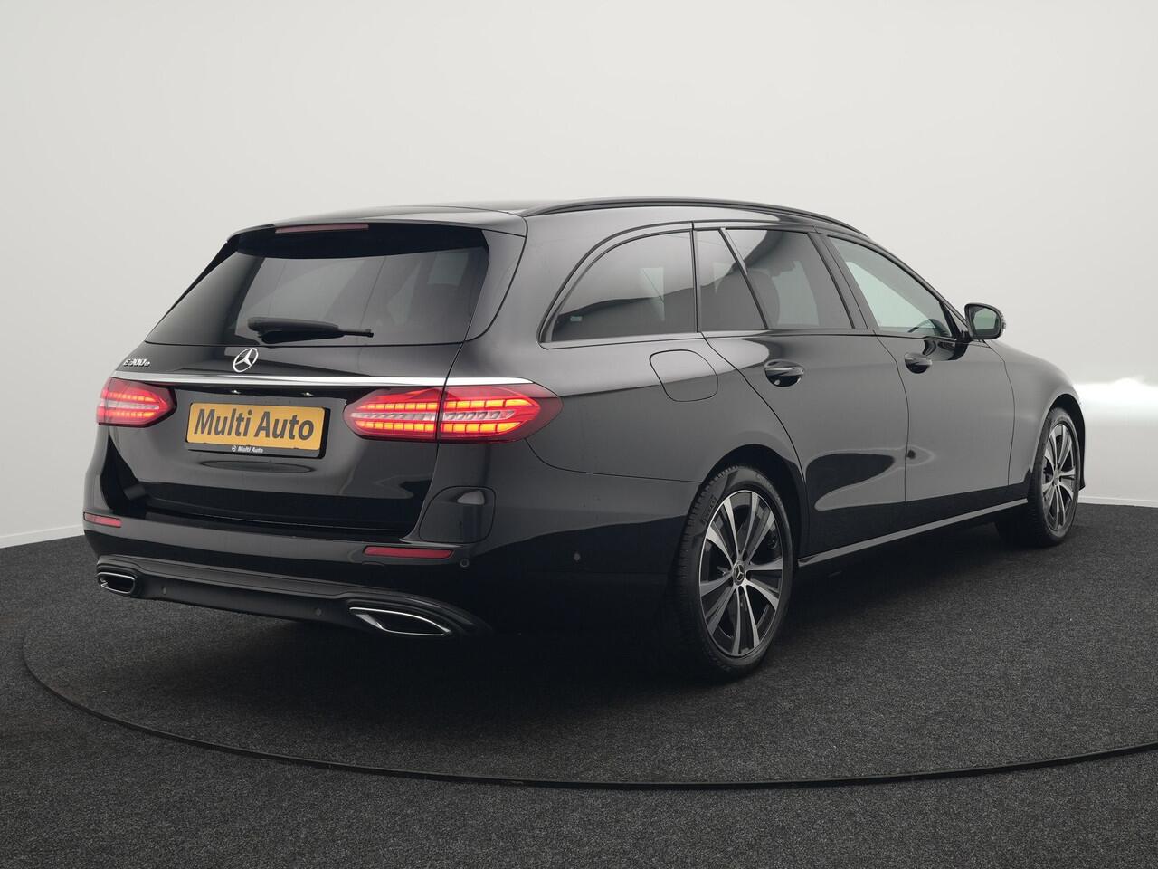 Mercedes-Benz E-estate 300 e Avantgarde Plug In Hybrid 320pk Dealer O.H PHEV | Widescreen | Sfeerverlichting | Lederen Sportstoelen Verwarmd | Apple Carplay | Camera | Cruise Control | Navigatie | DAB |