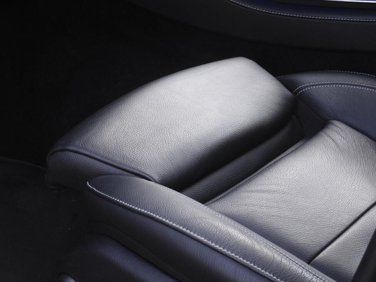 Mercedes-Benz E-estate 200 AMG/ LEER/ WIDESCREEN/ CARPLAY/ ELEKT. STOELEN