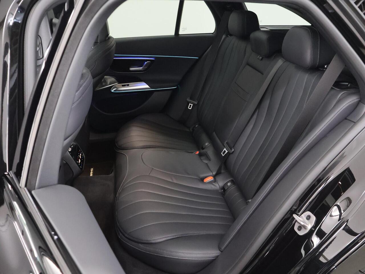 Mercedes-Benz E-estate 300 e AMG Line | Premium plus | Super screen | Head up display | Stoelkoeling | Leder |