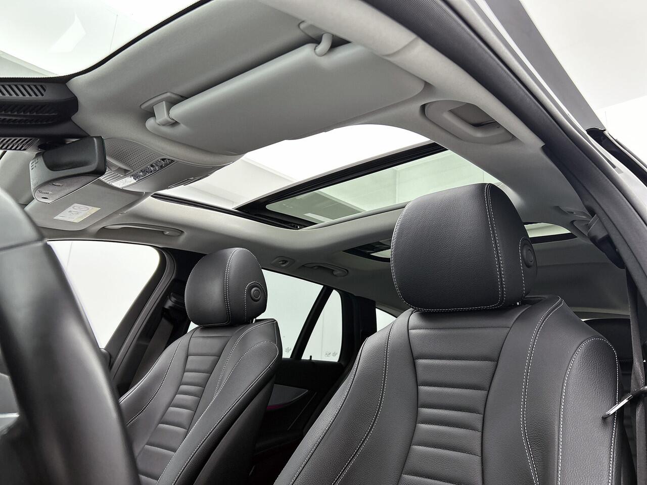 Mercedes-Benz E-estate 200 Business Solution Panoramadak | Leder | Dode Hoek Ass | Alarm | Sfeerverlichting | Parkeerpakket met Camera | Inclusief 24 maanden Mercedes-Benz Certified garantie voor Europa.