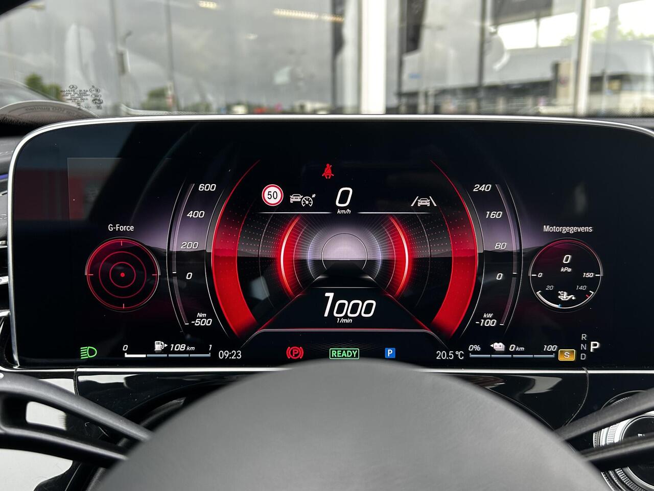 Mercedes-Benz E-estate 300 e AMG Line | Hyperscreen | Panoramadak | Stoelverwarming