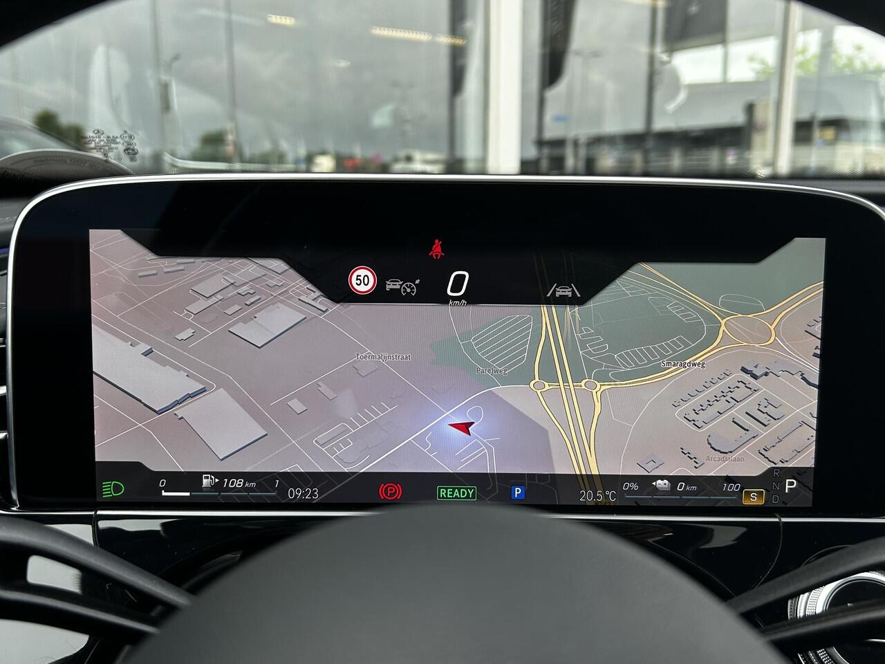 Mercedes-Benz E-estate 300 e AMG Line | Hyperscreen | Panoramadak | Stoelverwarming