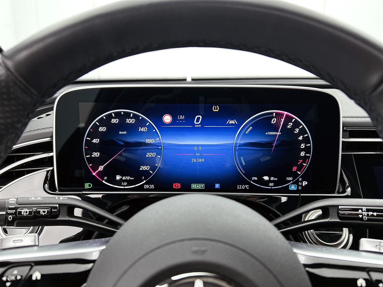 Mercedes-Benz E-estate 300 e Sport Edition AMG Line | Panorama Schuif-Kanteldak | 20 Inch AMG Velgen | Apple CarPlay | Distronic | Alarm Klasse 3 | DIGITAL Light. Inclusief 24 maanden MB Certified garantie voor Europa.