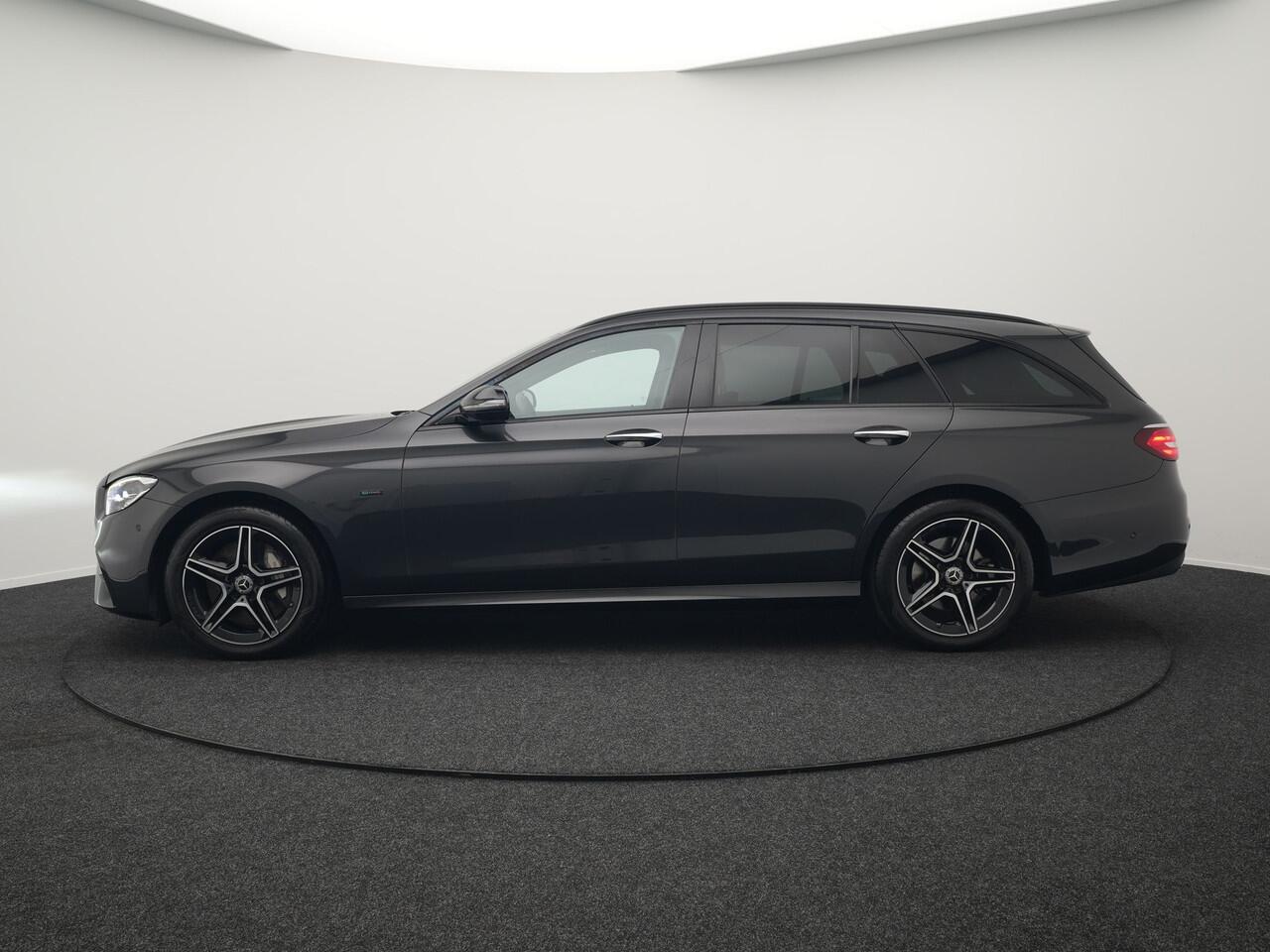 Mercedes-Benz E-estate 300 e AMG Line Plug In Hybrid 320pk Dealer O.H PHEV | Alcantara Sportstoelen Verwarmd | Widescreen Navi | Apple Carplay | BLIS | Sfeerverlichting | Camera |