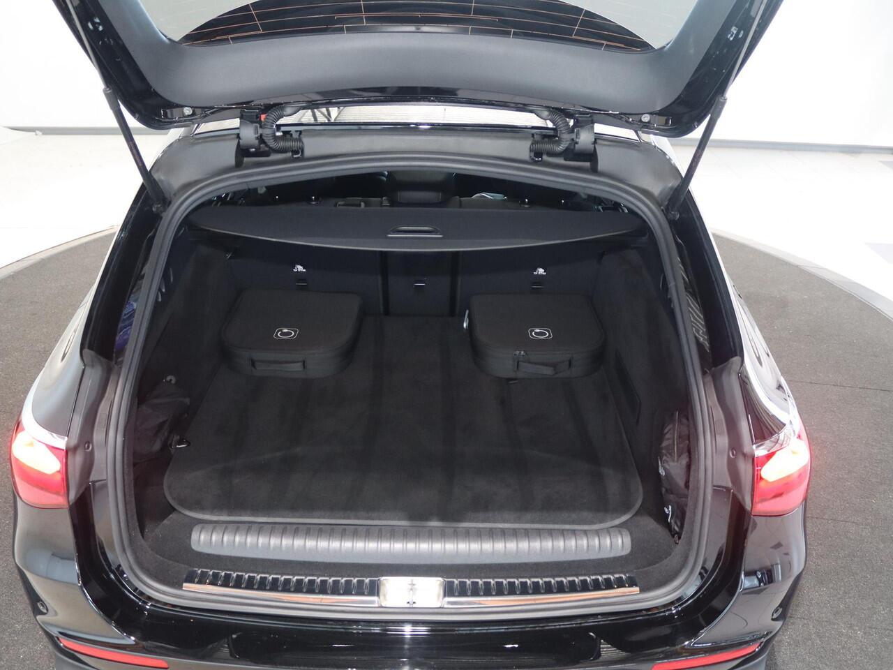 Mercedes-Benz E-estate 300 e AMG Line | AMG | Panoramadak | Trekhaak | Night pakket |