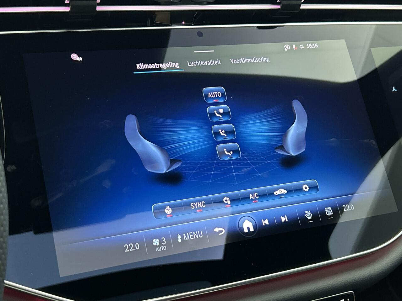 Mercedes-Benz E-estate 300 e Sport Edition | Premium pakket | Winter pakket | Nightpakket | Stoelventilatie voor | Trekhaak | Rijassistentiepakket Plus | 20 inch AMG velgen zwart | MBUX Superscreen | 360°-camera | DIGITAL Light |