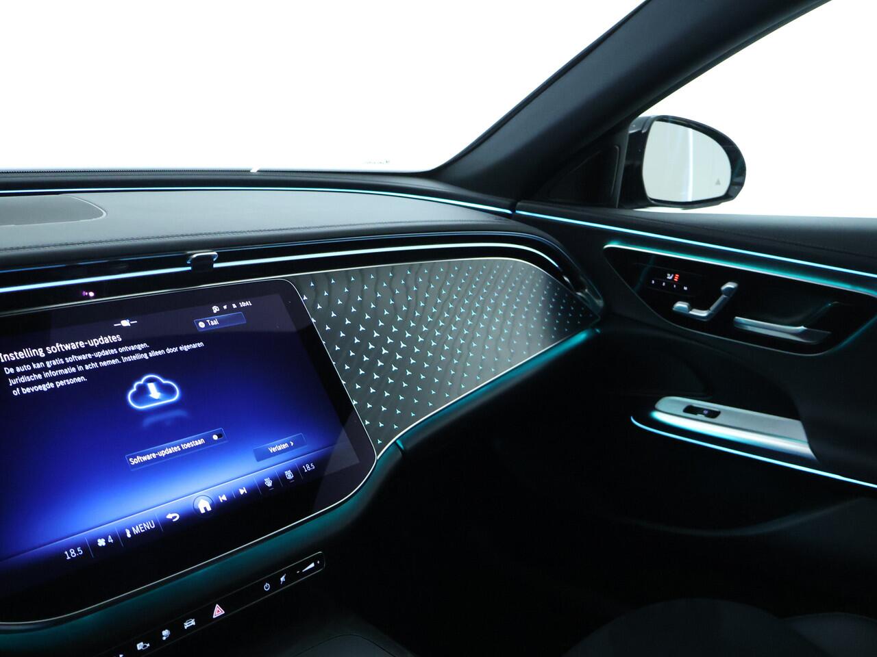 Mercedes-Benz E-estate 300 e AMG Line | AMG Line Advanced Plus | Night Pakket | Panorama Schuif-Kanteldak | Head-up-Display | Memory Voorstoelen. Inclusief 24 maanden Mercedes-Benz Certified garantie voor Europa.