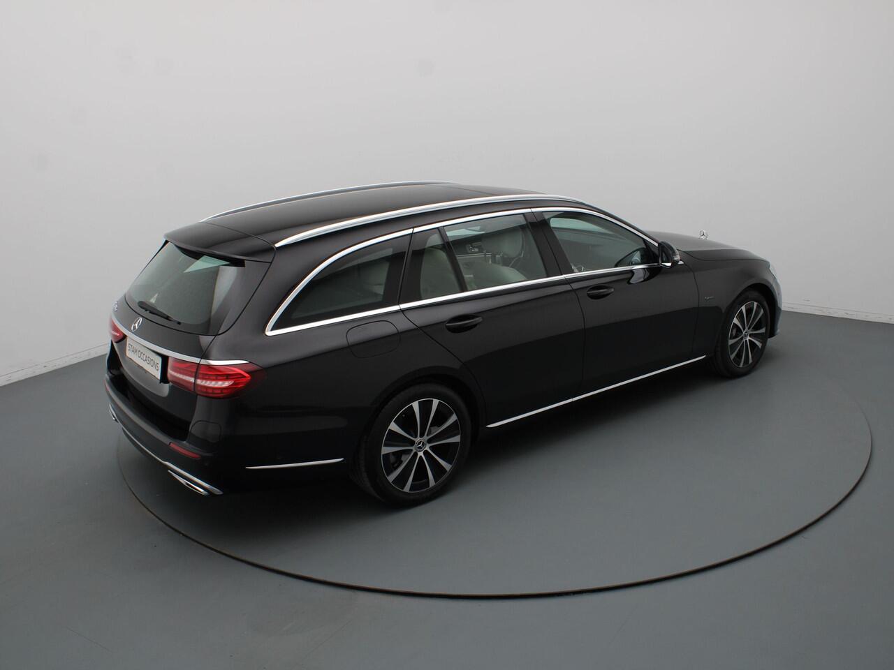 Mercedes-Benz E-estate 300pk e Exclusive Line Automaat Camera | Cruise | Navi | Parkeersens. v+a | Stoelverw. | Panoramadak