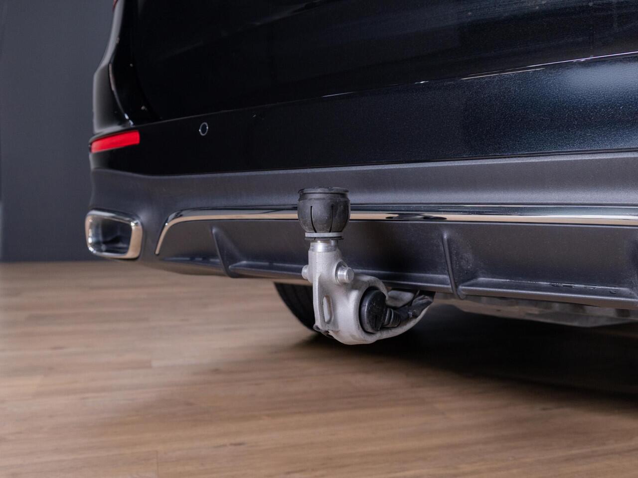 Mercedes-Benz E-estate 300 e AMG Line Panorama dak | Trekhaak