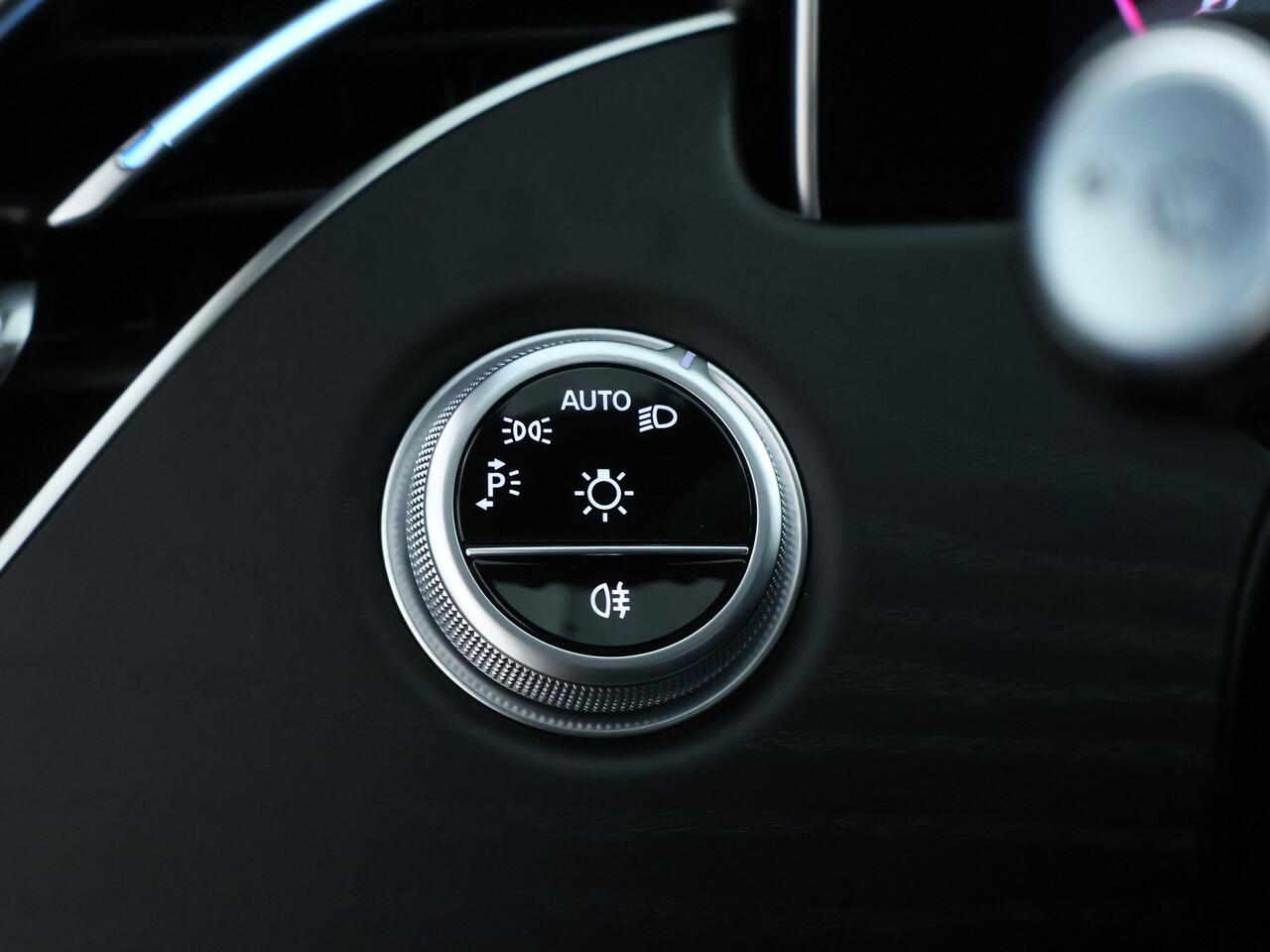 Mercedes-Benz E-estate 300 e AMG Line | AMG Line Advanced Plus | Night Pakket | Panorama Schuif-Kanteldak | Head-up-Display | Memory Voorstoelen. Inclusief 24 maanden Mercedes-Benz Certified garantie voor Europa.